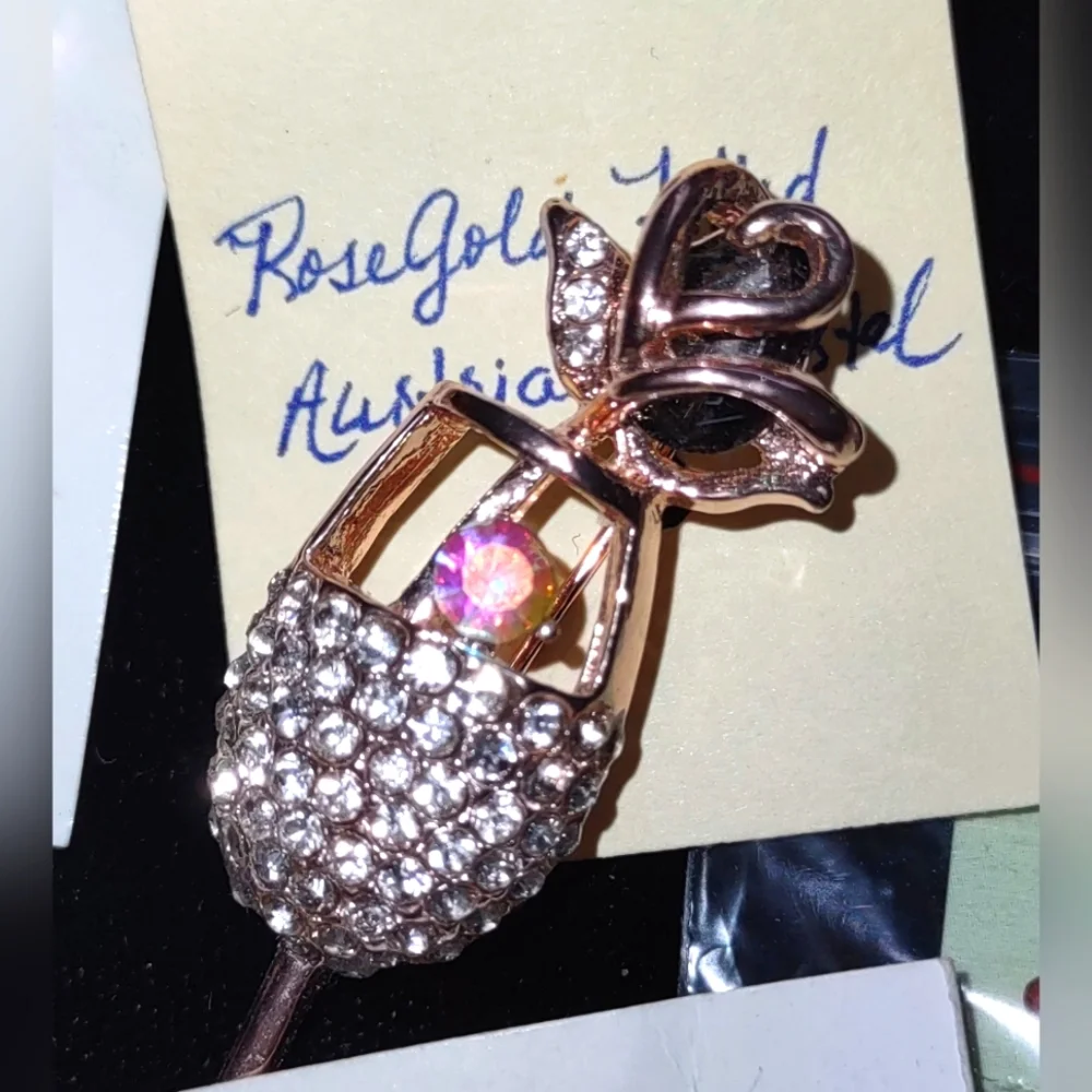 Rosegold Plated Austrian Crystal WineGlass Rose Stem Brooch